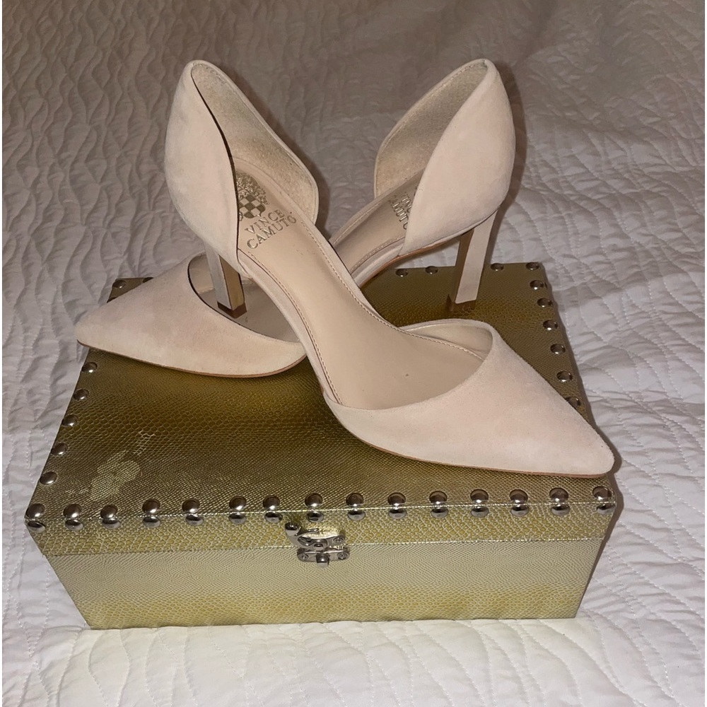 Vince Camuto pumps